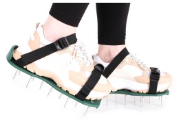 Aeratore per prato da calzare sulle scarpe GRASS AIR
