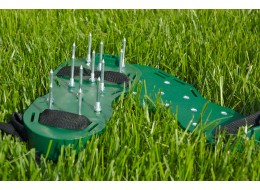 Aeratore per prato da calzare sulle scarpe GRASS AIR